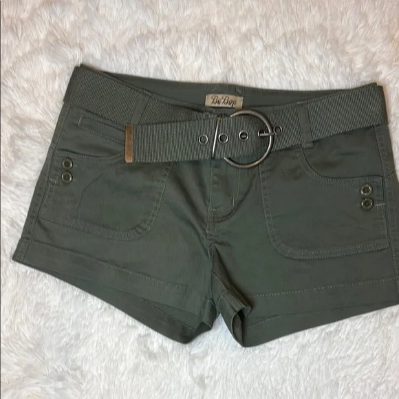 Green Shorts with Belt Size 7 - Picture 1 of 9